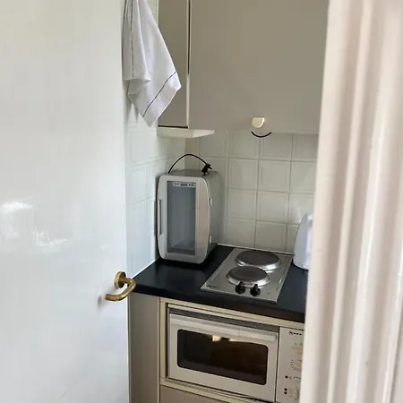 Super Located In South Ken At Chelsea Cloister Apartment