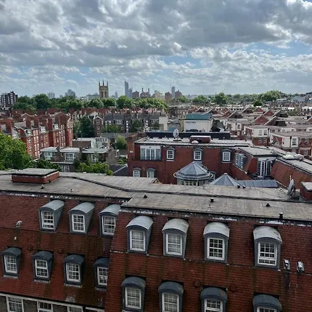 Super Located In South Ken At Chelsea Cloister