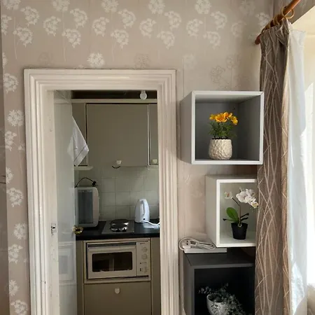 Super Located In South Ken At Chelsea Cloister * London