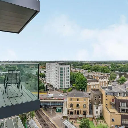 Studios, 1 Bedroom And 2 Bedroom At Kew Bridge In アパート ブレントフォード