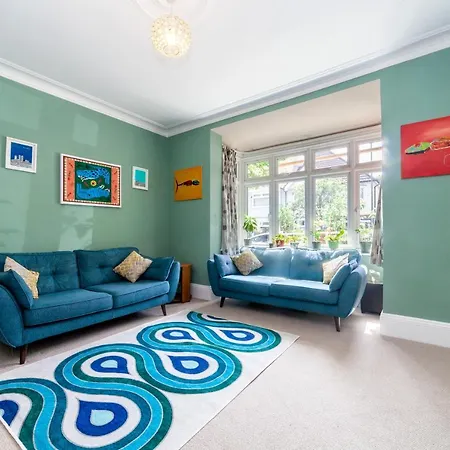Gorgeous 4 Bdr House With Garden, Crystal Palace