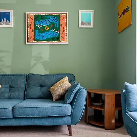 Gorgeous 4 Bdr House With Garden, Crystal Palace *