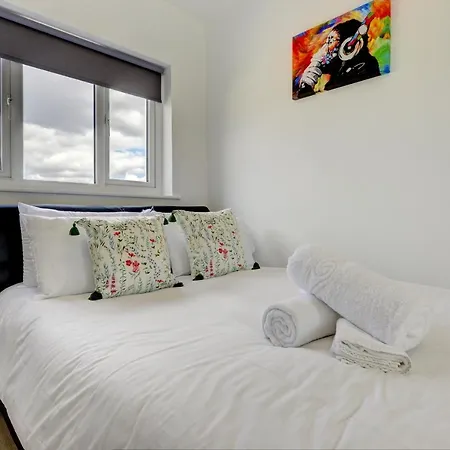 The Cedars Luxury Fantastic Location 15 Minutes From Gatwick 13 Minutes To London Bridge Lejlighed South Norwood