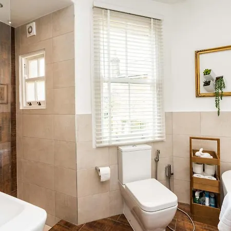 Beautiful 3bd Forest Hill South