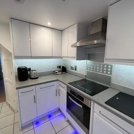Entire Luxury 4 Bedroom Victorian House With 2 En-suite - Forest Hill, Apartamento *
