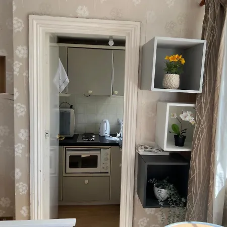 Super Located In South Ken At Chelsea Cloister Apartment *