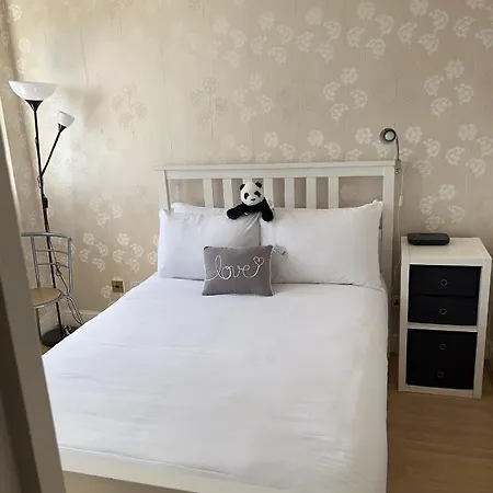 Super Located In South Ken At Chelsea Cloister Apartment London