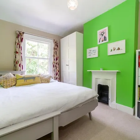 Gorgeous 4 Bdr House With Garden, Crystal Palace