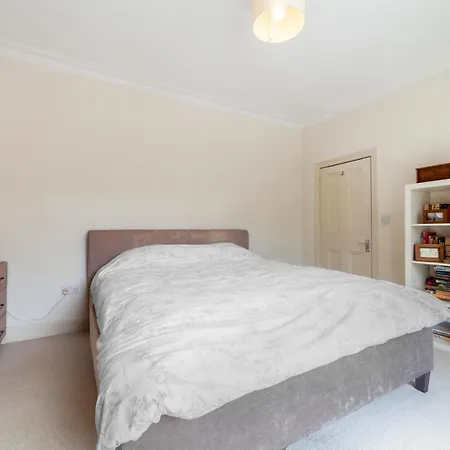 Apartment Gorgeous 4 Bdr House With Garden, Crystal Palace *