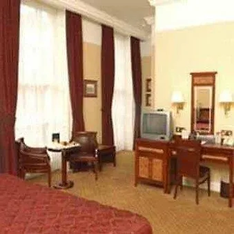 Grange Clarendon 4*