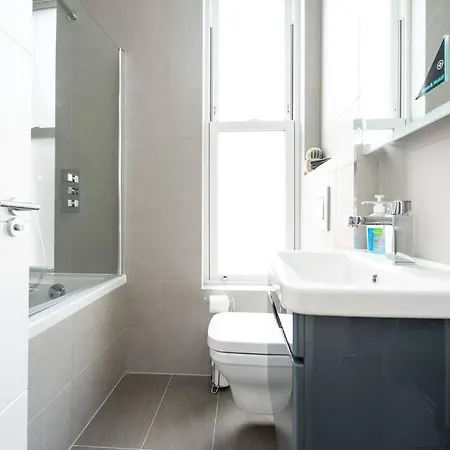 Beautiful By Hyde Park Ss2 Apartment