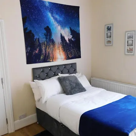 Entire 4 Bedroom Terrace House In London