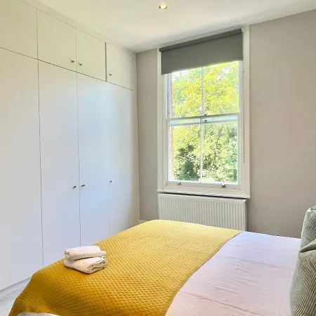 Apartment 2 Bedroom In South Hampstead