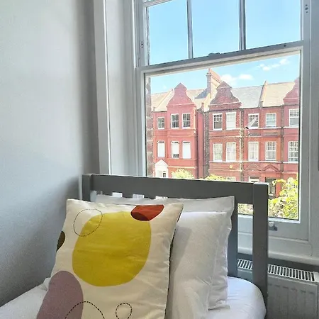 Apartment 2 Bedroom In South Hampstead London