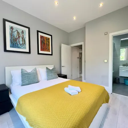Apartment 2 Bedroom In South Hampstead London