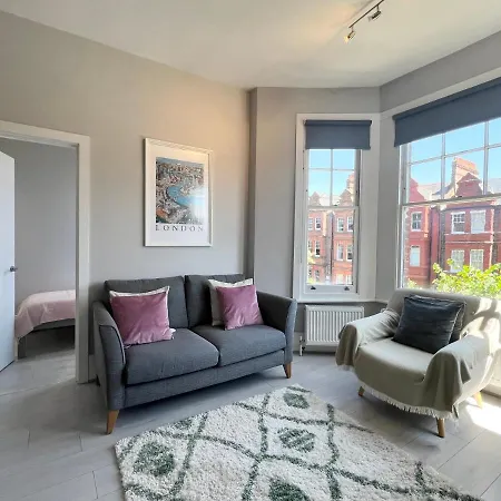 2 Bedroom In South Hampstead Appartamento