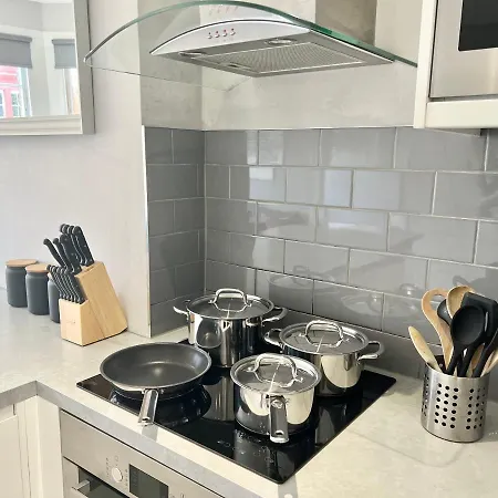 Appartamento 2 Bedroom In South Hampstead Londra
