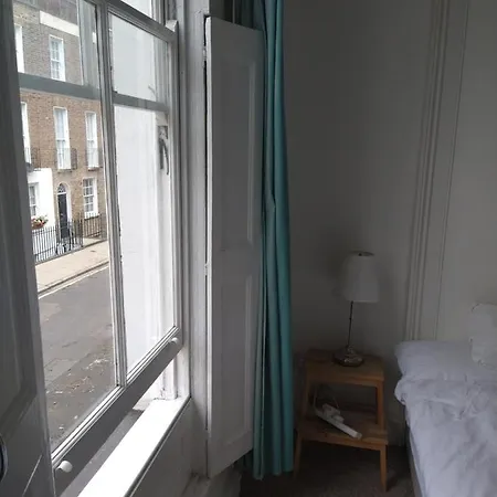 Flat. Georgian Terrace. Bright. Apartment London