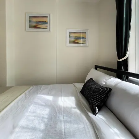 Lisa's Place Near Kings Cross - 2 Double Beds, 1 Sofa Bed, Great Location, Ideal For Families Apartment