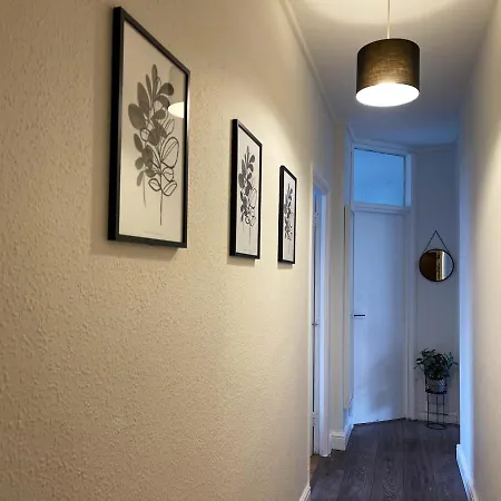 Lisa's Place Near Kings Cross - 2 Double Beds, 1 Sofa Bed, Great Location, Ideal For Families Apartment London