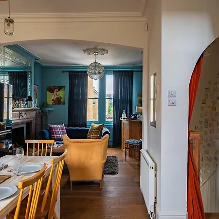 Holiday home Charming With Roof Terrace In East By Underthedoormat *