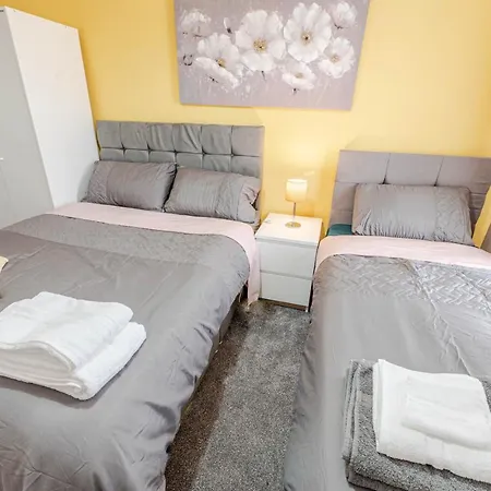 Cheerful 4 Bedrooms 8 Mn To Train Station * Plumstead (Greater London)