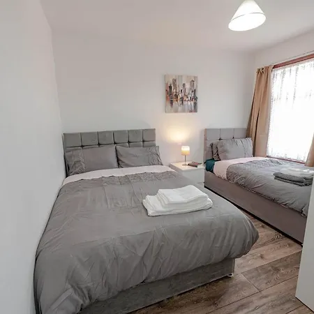 Сasa de vacaciones Cheerful 4 Bedrooms 8 Mn To Train Station Plumstead (Greater London)