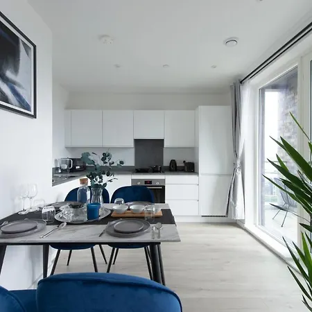 Ac Luxe Penthouse With Free Parking Apartment London