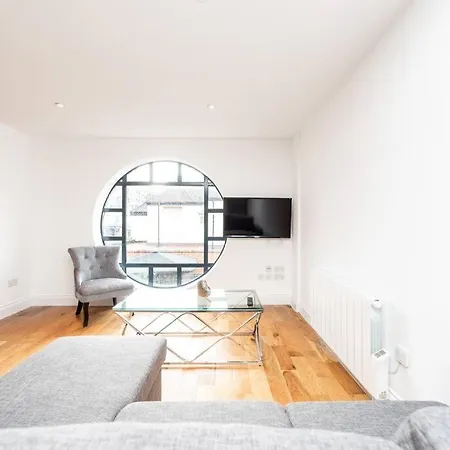 Large Close To London Br1 Ii *