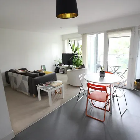 Spacious And Airy 1 Bedroom Flat - Great Location London