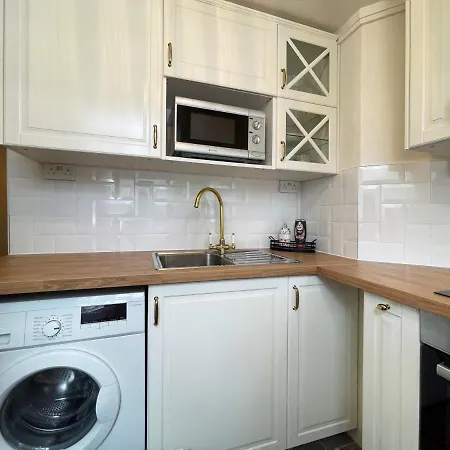 Lisa's Place Near Kings Cross - 2 Double Beds, 1 Sofa Bed, Great Location, Ideal For Families
