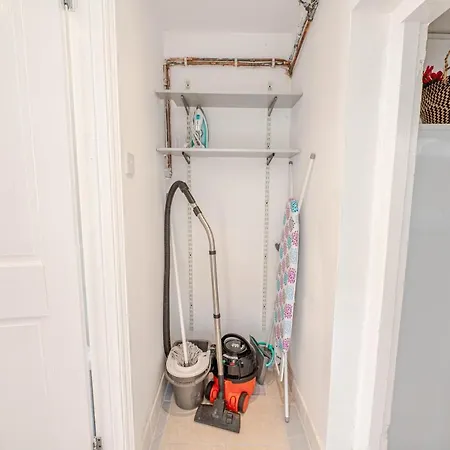Сasa de vacaciones Cheerful 4 Bedrooms 8 Mn To Train Station *