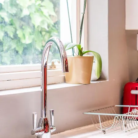 Pass The Keys Trendy Hackney House Holiday home *