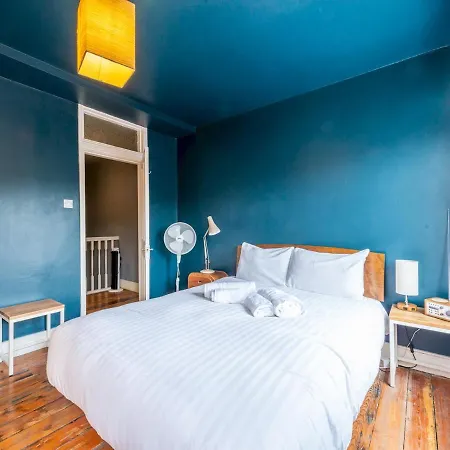Pass The Keys Trendy Hackney House *
