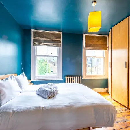 Pass The Keys Trendy Hackney House