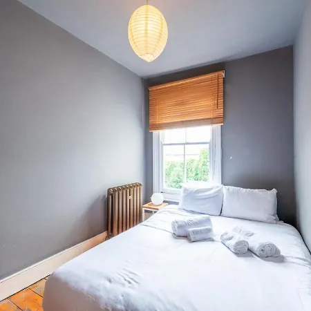 Pass The Keys Trendy Hackney House * London