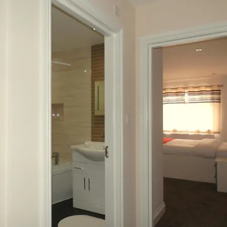 Bed & Breakfast Heathrow Travellers Hub Hounslow