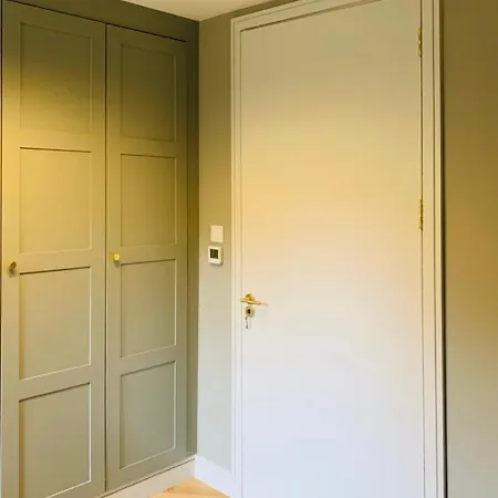 Apartment Stylish 1 Bedroom Designer