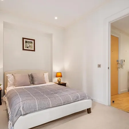 Mysquare South Quay 02 Bed In Canary Wharf * London