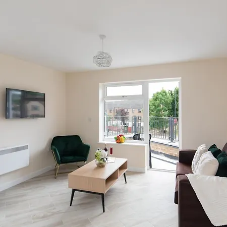 Homely - North London Wembley Apartment