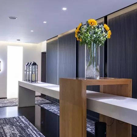 Hotel La West - Hyde Park 4*