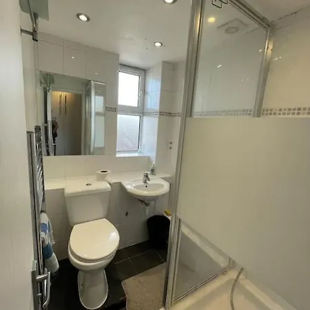 Spacious Double In Heart Of Foresthill *