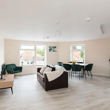 Homely - North London Wembley Apartment Harrow on the Hill