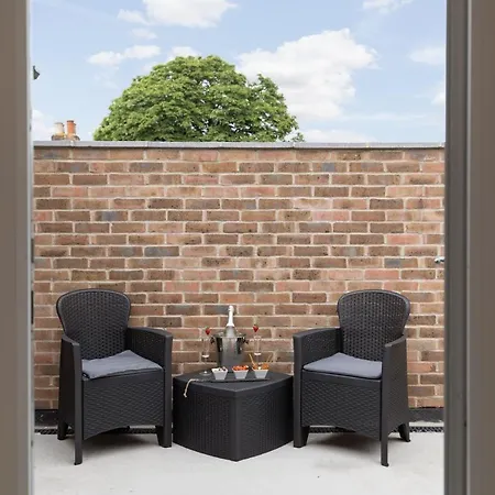 Homely - North London Wembley Apartment Harrow on the Hill