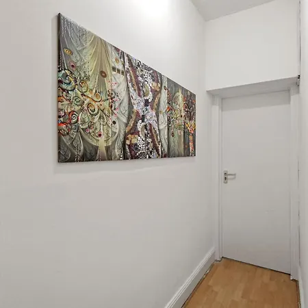 Stunning Flat With Free On-street Parking! *