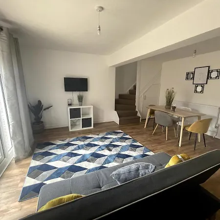 Denbeigh Pad Apartment *