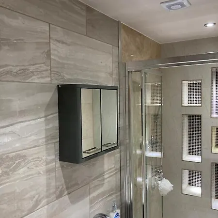 Retreat Apartment London