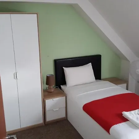 Bed & Breakfast Heathrow Travellers Hub