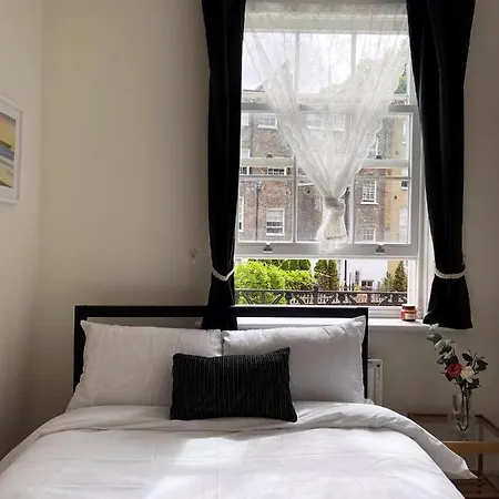 Apartment Lisa's Place Near Kings Cross - 2 Double Beds, 1 Sofa Bed, Great Location, Ideal For Families