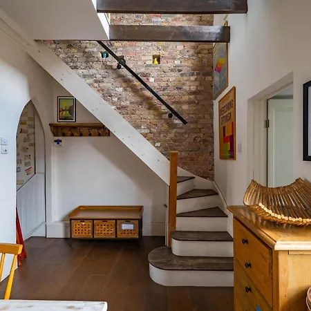 Holiday home Charming With Roof Terrace In East By Underthedoormat